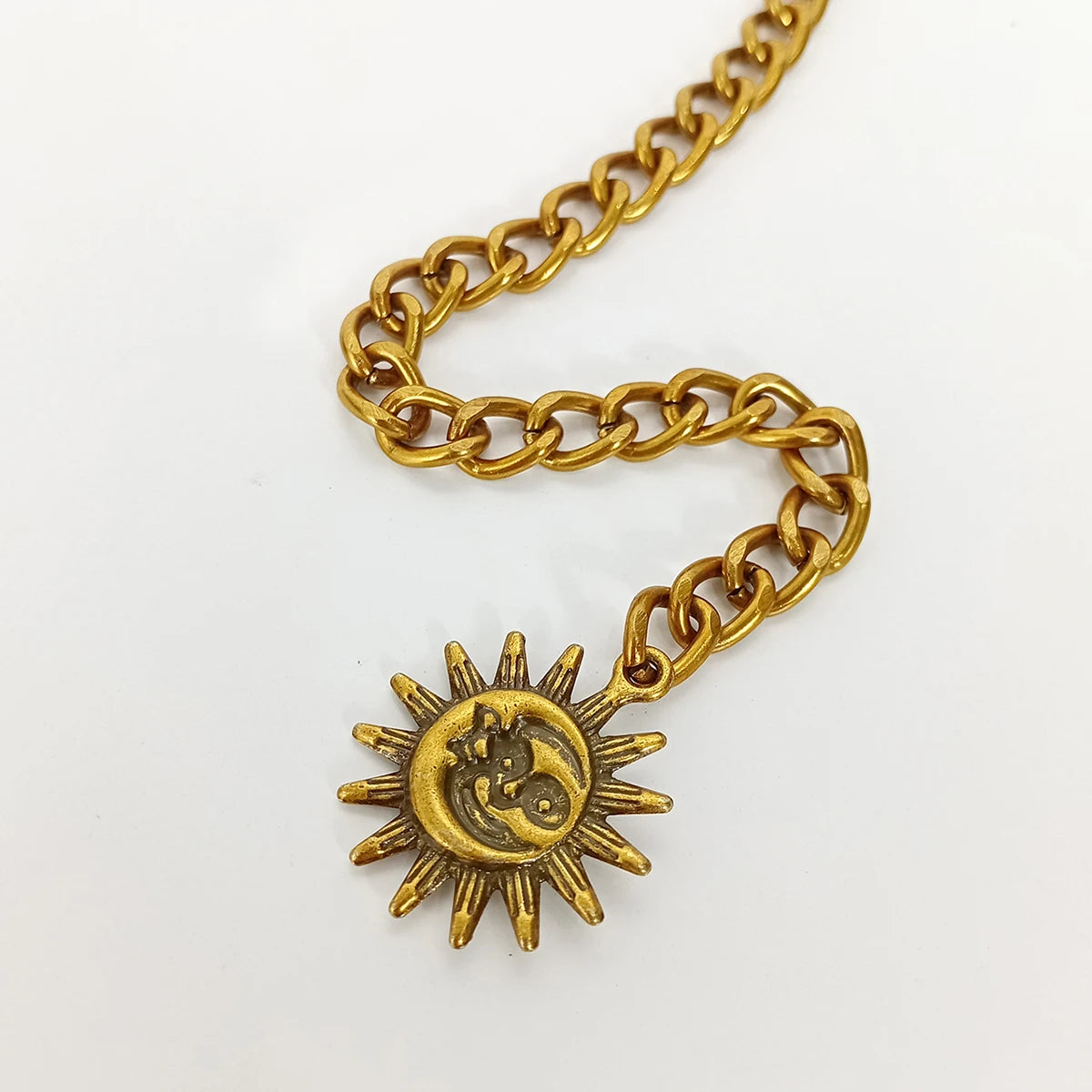 Ceinture Chaîne Métal Femme – Style Vintage et Luxe